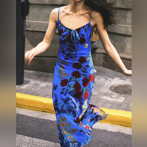 Commense Dresses & Skirts - Commense Velvet Floral Appliqué Cami Slip Midi Dress Size S